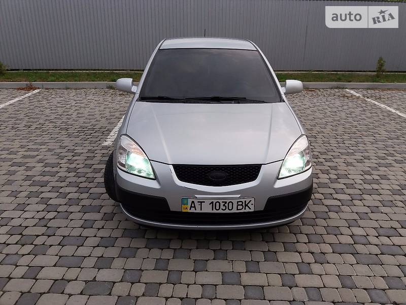 Седан Kia Rio 2007 в Ивано-Франковске