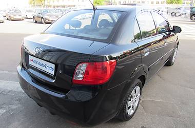 Седан Kia Rio 2010 в Киеве