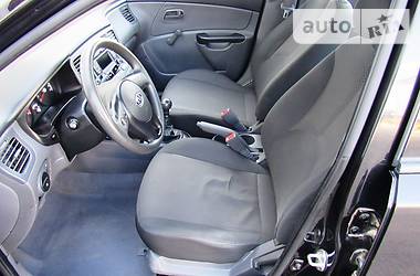 Седан Kia Rio 2010 в Киеве