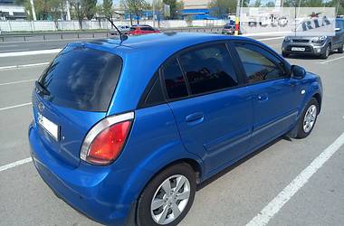 Хэтчбек Kia Rio 2011 в Киеве