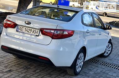 Седан Kia Rio 2014 в Днепре