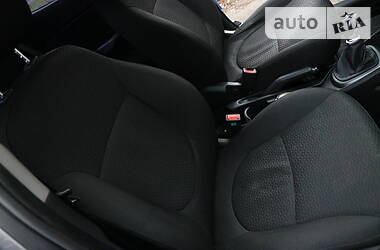 Седан Kia Rio 2011 в 