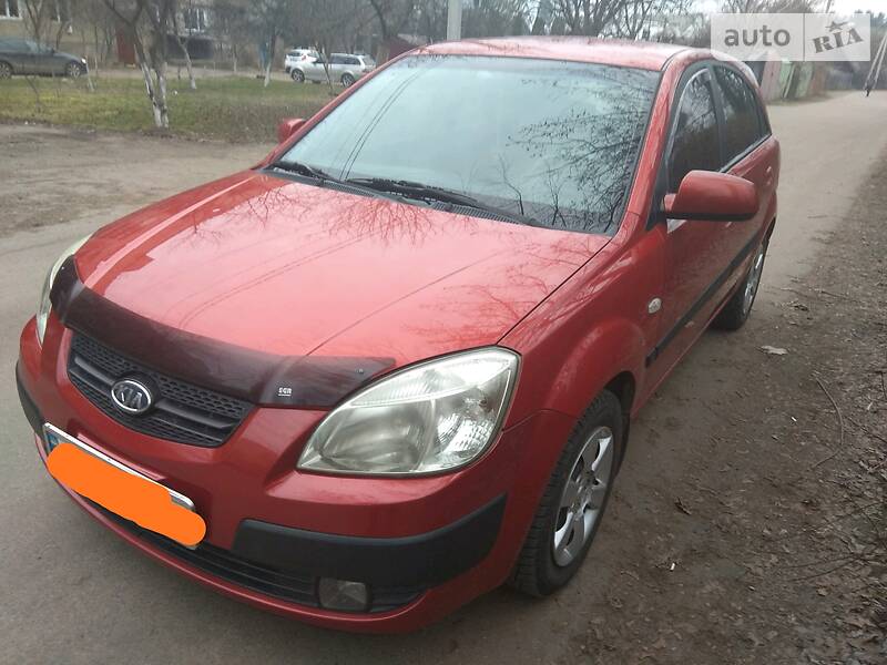 Хэтчбек Kia Rio 2007 в Тячеве