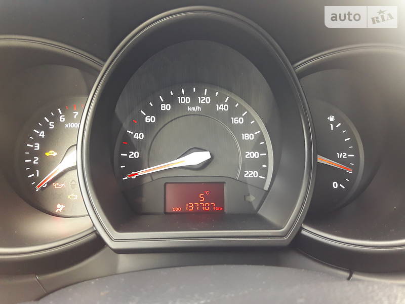 Хэтчбек Kia Rio 2012 в Харькове