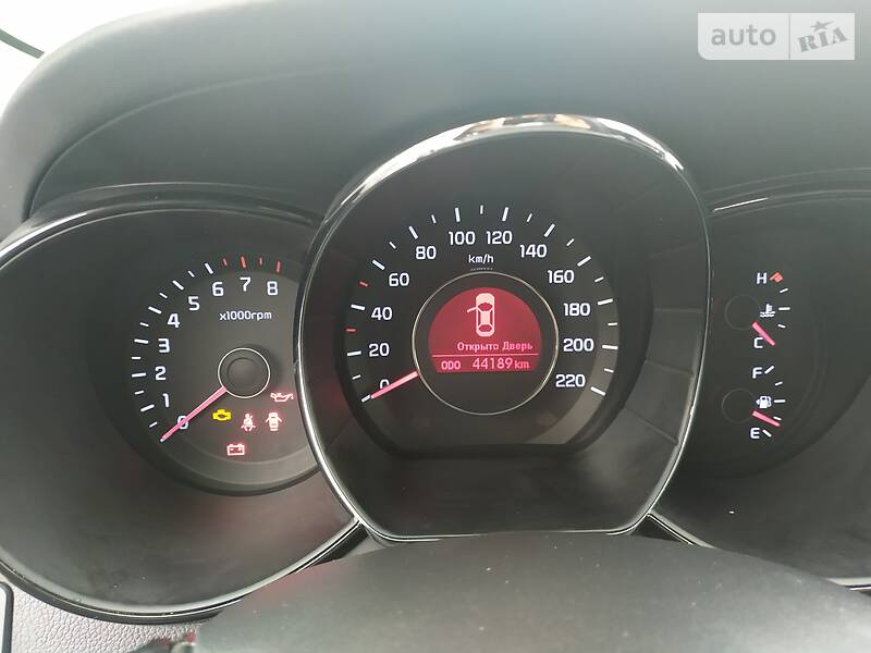 Хэтчбек Kia Rio 2012 в Киеве
