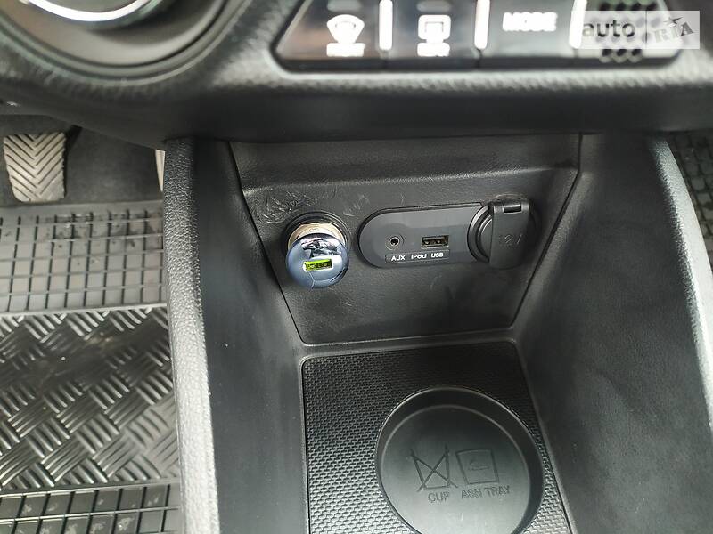 Хэтчбек Kia Rio 2012 в Киеве