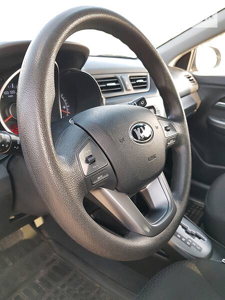 Седан Kia Rio 2013 в Запоріжжі