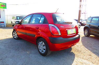 Хетчбек Kia Rio 2006 в Кропивницькому