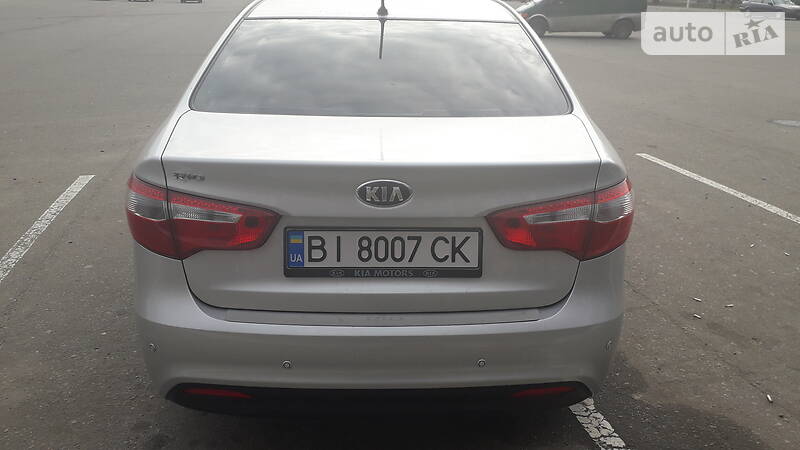 Седан Kia Rio 2013 в Кременчуці