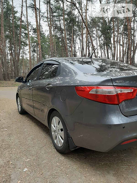 Седан Kia Rio 2012 в Черкасах