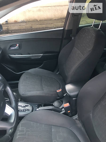 Седан Kia Rio 2012 в Черкасах