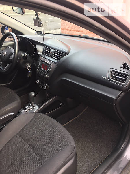 Седан Kia Rio 2012 в Черкасах
