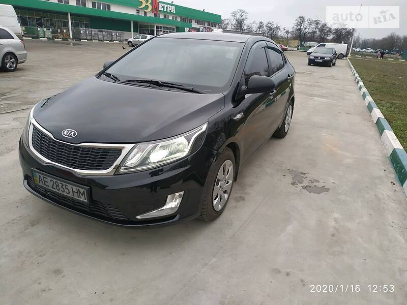 Седан Kia Rio 2011 в 