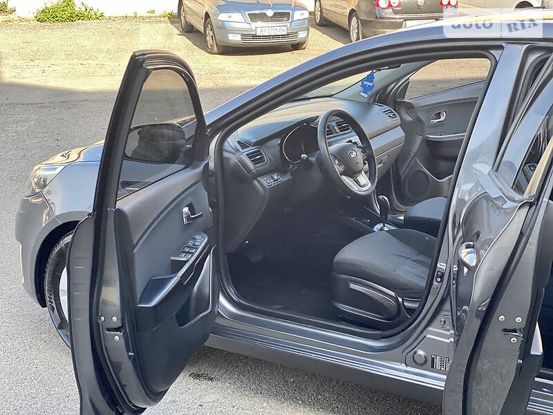 Седан Kia Rio 2011 в Києві