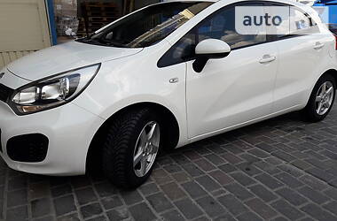 Хетчбек Kia Rio 2012 в 