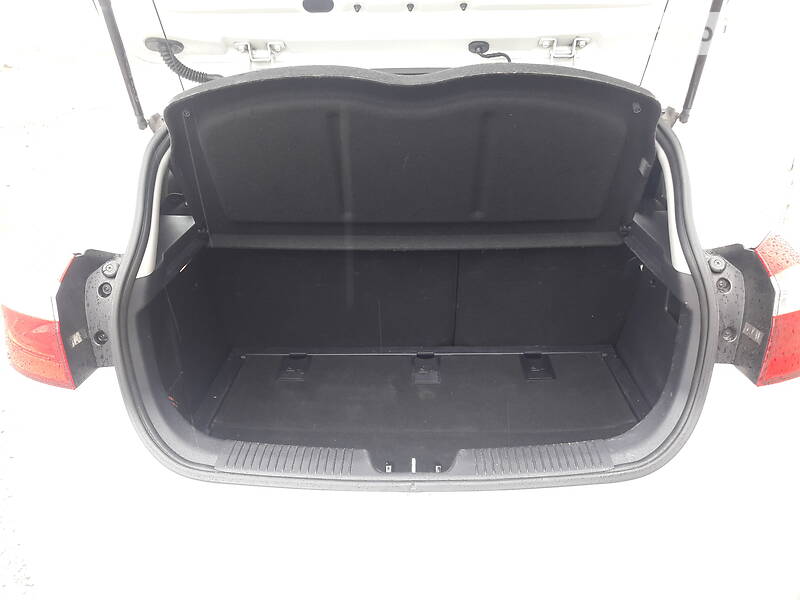 Хэтчбек Kia Rio 2012 в Харькове
