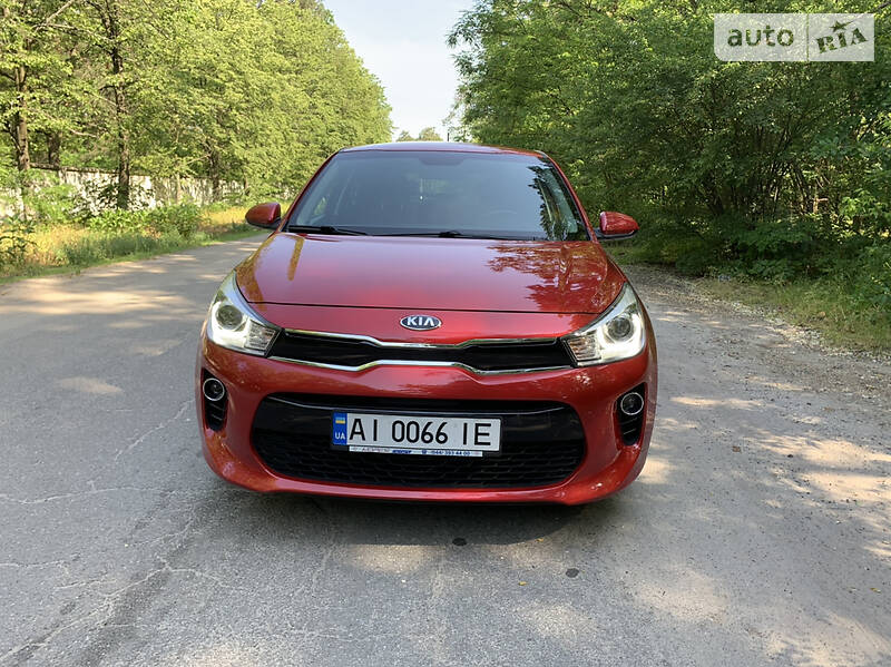 Хэтчбек Kia Rio 2017 в 