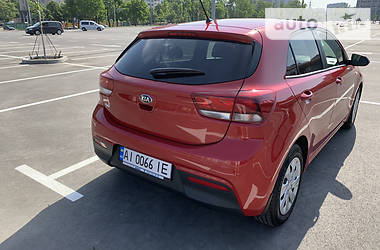 Хэтчбек Kia Rio 2017 в 