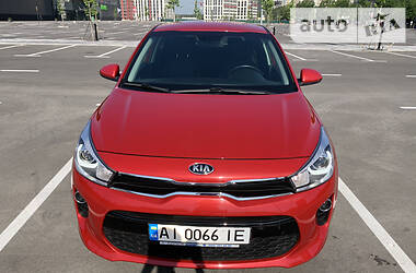 Хэтчбек Kia Rio 2017 в 