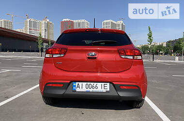Хэтчбек Kia Rio 2017 в 
