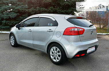 Хэтчбек Kia Rio 2012 в Черкассах