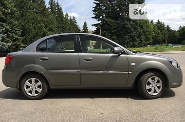 Седан Kia Rio 2011 в Днепре