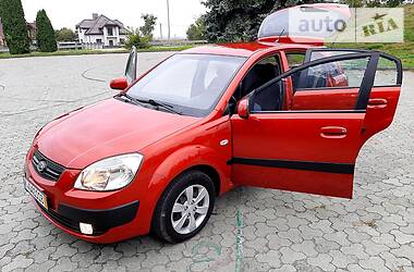 Хетчбек Kia Rio 2008 в 