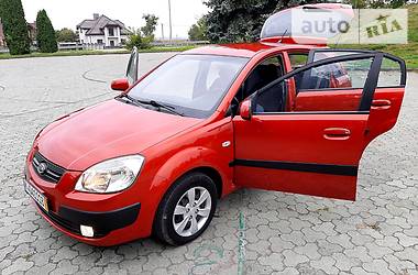 Хетчбек Kia Rio 2008 в 