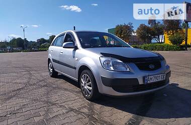 Хэтчбек Kia Rio 2009 в Житомире