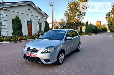 Седан Kia Rio 2010 в Радивилове