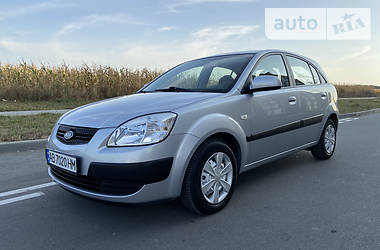 Хэтчбек Kia Rio 2006 в Виннице