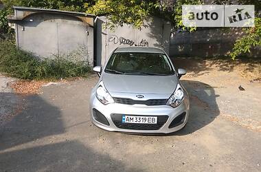 Хэтчбек Kia Rio 2011 в Виннице