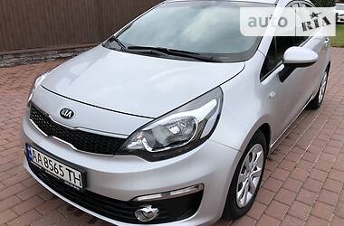 Седан Kia Rio 2017 в Киеве