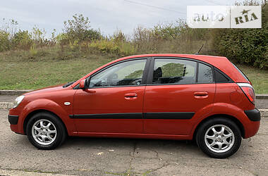 Хетчбек Kia Rio 2008 в 