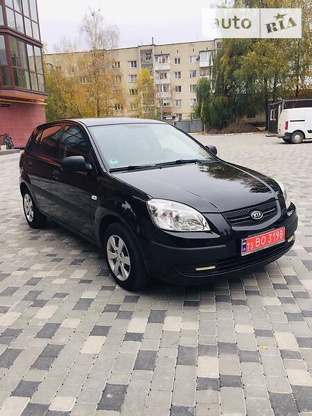 Хэтчбек Kia Rio 2009 в Шостке