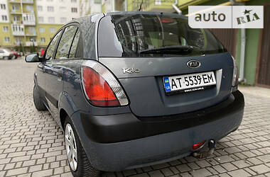 Хетчбек Kia Rio 2006 в Івано-Франківську