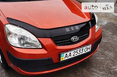 Хэтчбек Kia Rio 2006 в Киеве