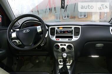 Седан Kia Rio 2008 в Червонограде