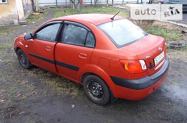 Седан Kia Rio 2008 в Червонограде