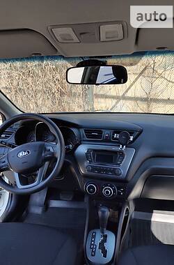 Седан Kia Rio 2013 в Києві