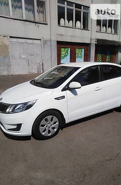 Седан Kia Rio 2014 в Києві