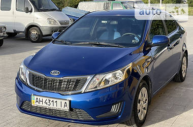 Седан Kia Rio 2012 в Мариуполе