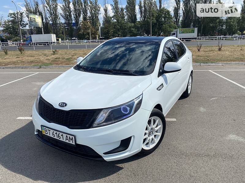 Седан Kia Rio 2013 в Херсоне