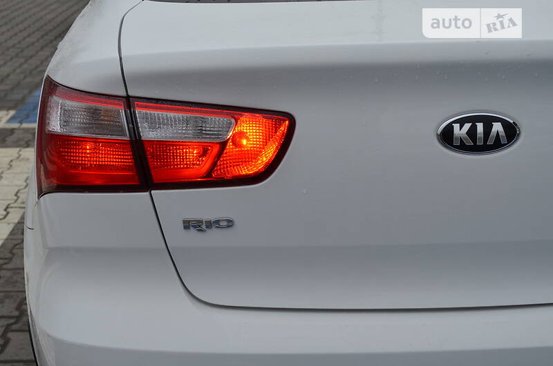 Седан Kia Rio 2015 в Одессе