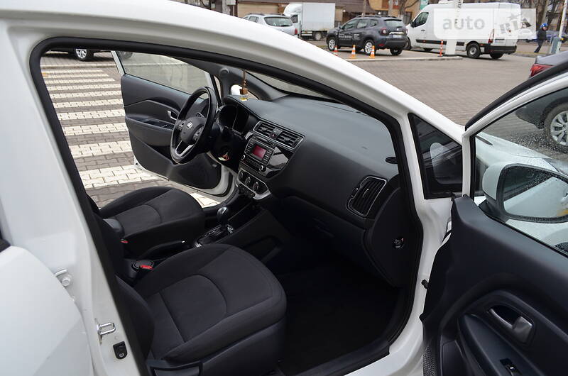 Седан Kia Rio 2015 в Одессе