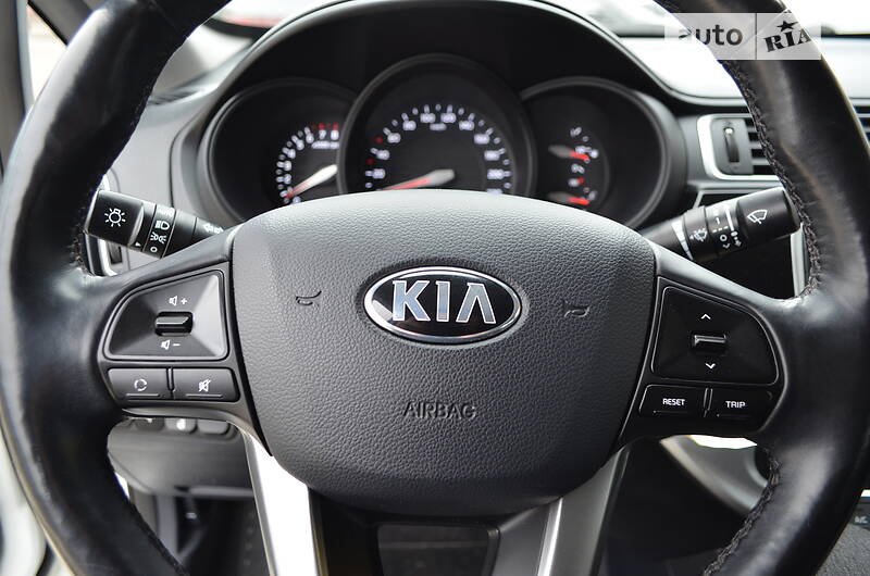Седан Kia Rio 2015 в Одессе