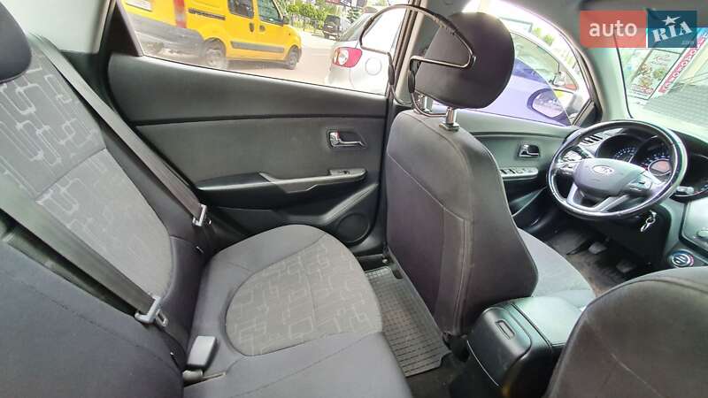 Седан Kia Rio 2011 в Кременчуці