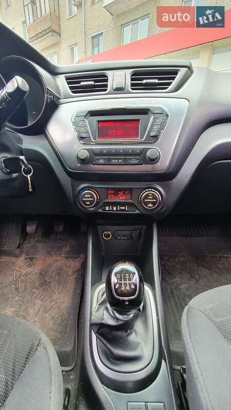 Седан Kia Rio 2011 в Кременчуці