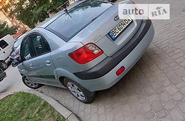 Седан Kia Rio 2008 в Новояворовске