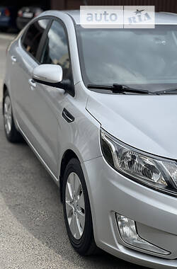 Седан Kia Rio 2012 в 